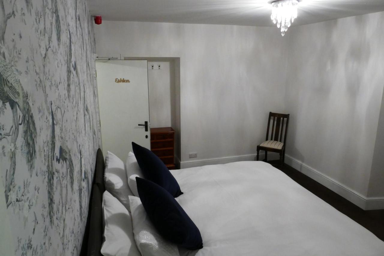 The Victoria 3*
